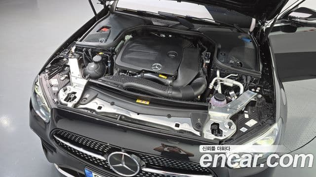 Mercedes-Benz E-Class 2022 — Фото 6/20