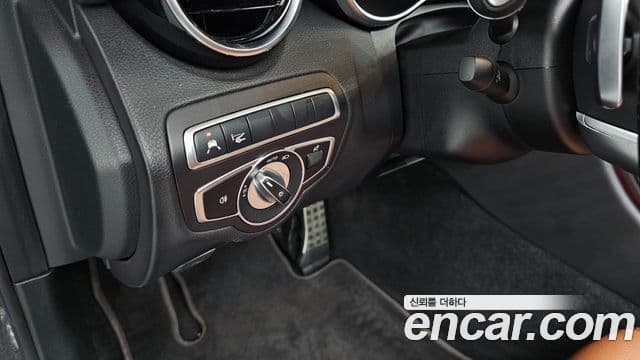 Mercedes-Benz C-Class 2020 — ფოტო 19/20