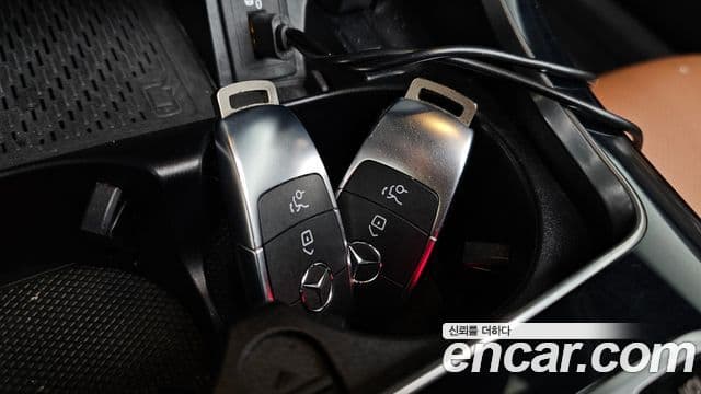 Mercedes-Benz C-Class 2020 — Photo 11/28