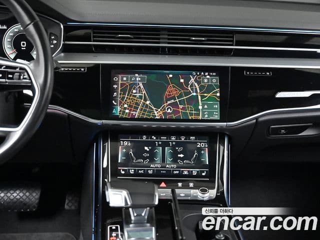 Audi A8 2021 — ფოტო 14/20