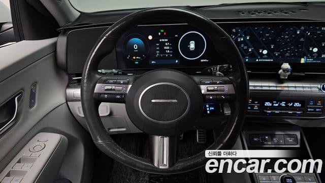 Hyundai Kona 2023 — Фото 13/20