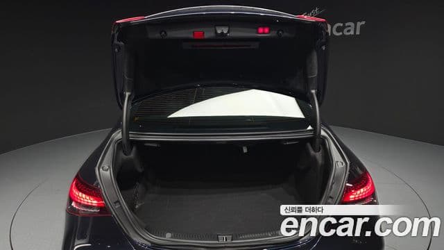 Mercedes-Benz E-Class 2022 — фото 20 из 20