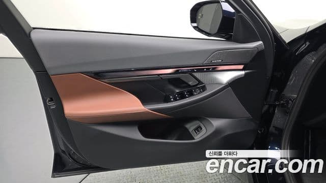 BMW 5 Series 2025 — Photo 28/37