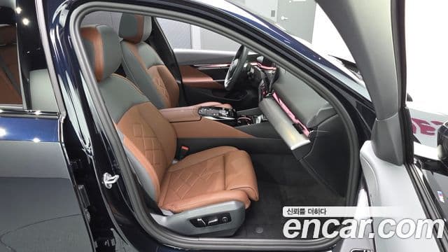 BMW 5 Series 2025 — Photo 10/37