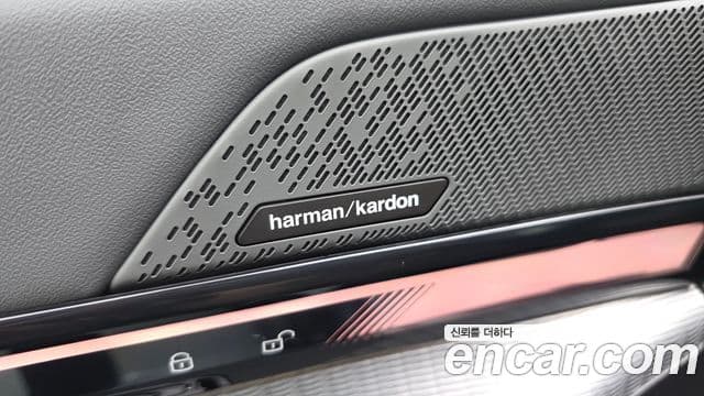 BMW 5 Series 2025 — Photo 14/37