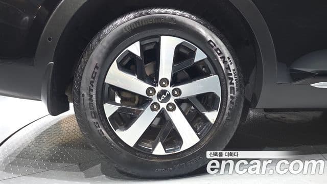 Kia Sorento 2023 — ფოტო 5/20