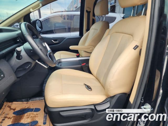 Hyundai Staria 2024 — ფოტო 12/20