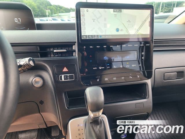 Hyundai Staria 2024 — ფოტო 15/20