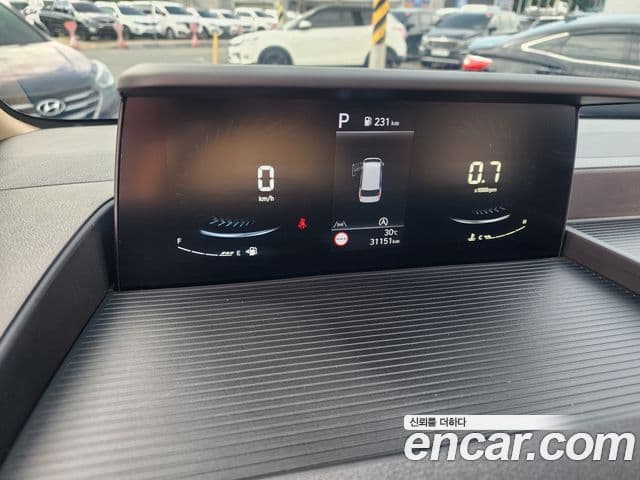 Hyundai Staria 2024 — ფოტო 18/20