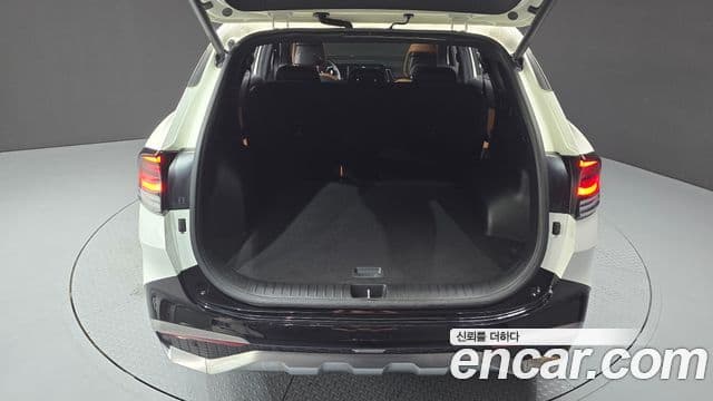 Kia Sportage 2024 — ფოტო 19/20