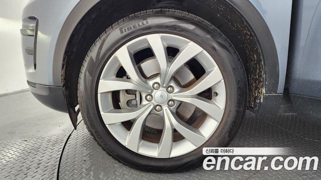 Land Rover Discovery Sport 2023 — Фото 4/20