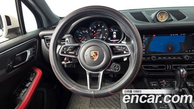 Porsche Macan 2020 — Şəkil 19/20