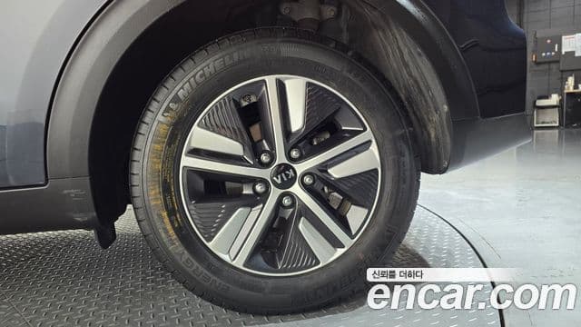Kia Niro 2020 — Photo 25/32