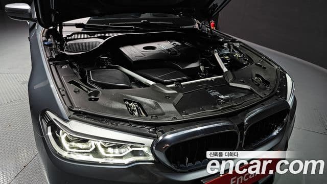 BMW 5 Series 2019 — Şəkil 6/20