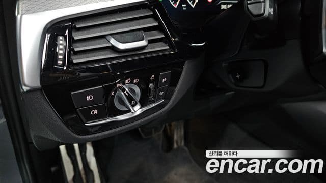 BMW 5 Series 2019 — Şəkil 19/20