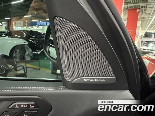 BMW X7 2024 — ფოტო 16/20