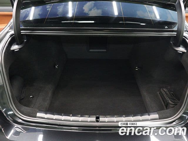 BMW 7 Series 2023 — Photo 6/20
