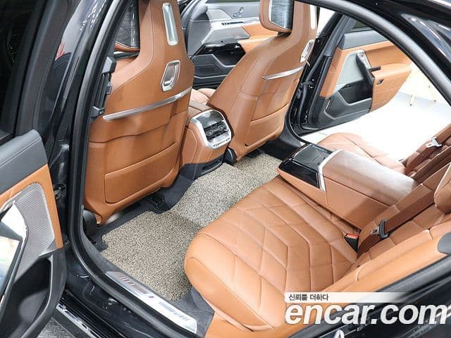 BMW 7 Series 2023 — Photo 7/20