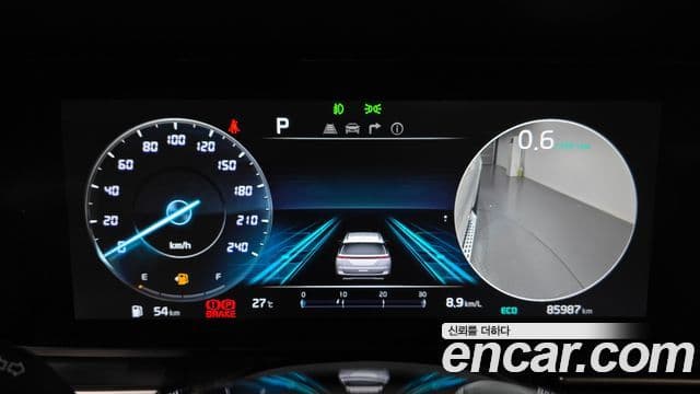 Kia Carnival 2022 — ფოტო 8/20