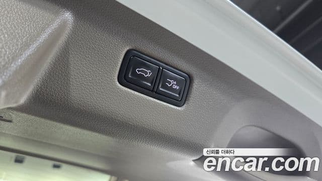 Kia Carnival 2022 — ფოტო 16/20