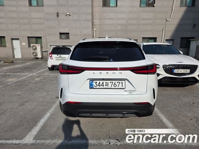 Lexus NX450h+ 2025 — ფოტო 3/8