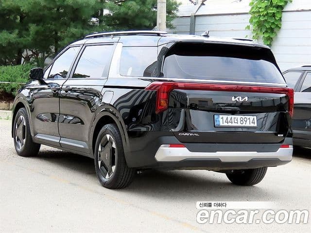 Kia Carnival 2024 — Şəkil 2/20