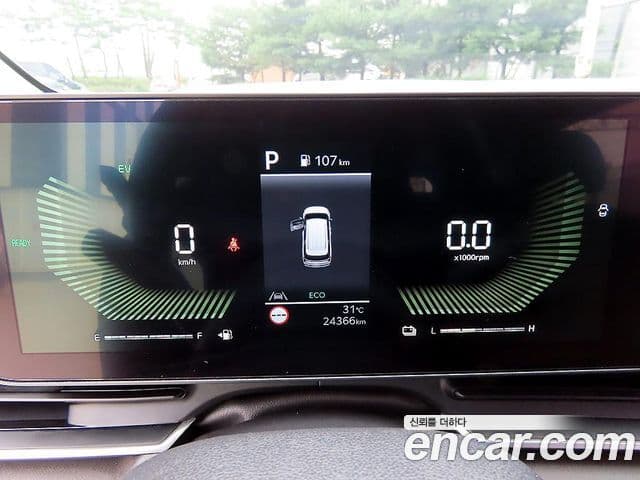 Kia Carnival 2024 — Şəkil 9/20