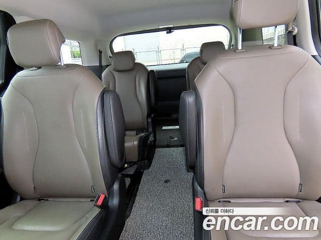 Kia Carnival 2023 — фото 6 из 20