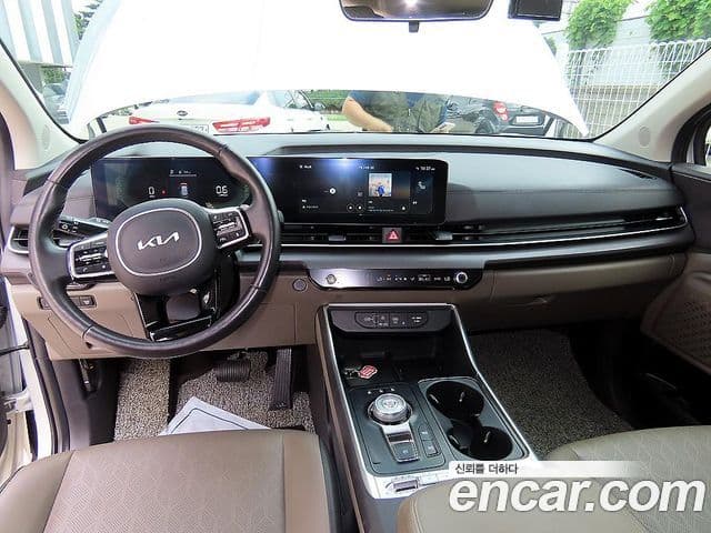 Kia Carnival 2023 — фото 7 из 20