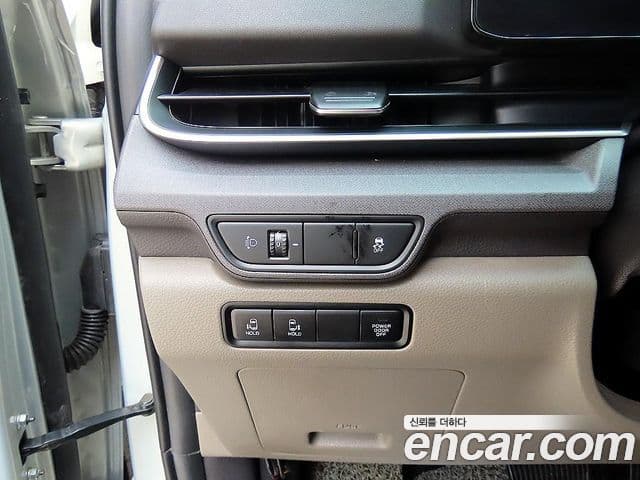 Kia Carnival 2023 — фото 12 из 20