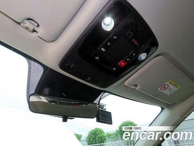 Kia Carnival 2023 — фото 14 из 20