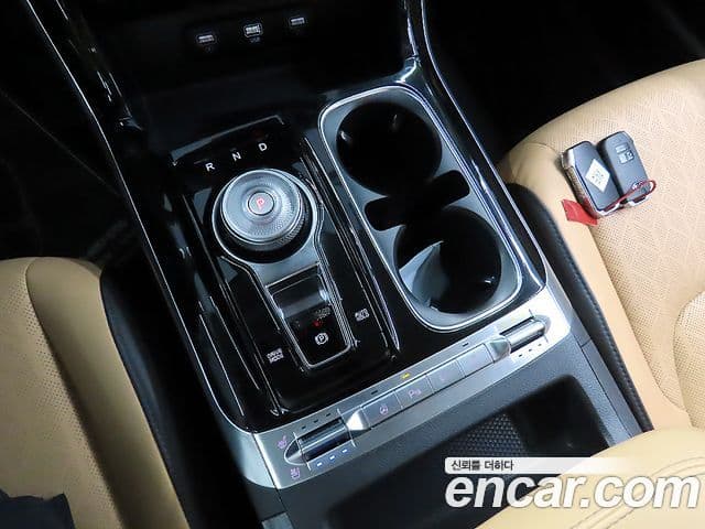 Kia Carnival 2021 — фото 13 из 20