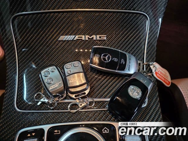 Mercedes-Benz C-Class 2020 — ფოტო 19/20
