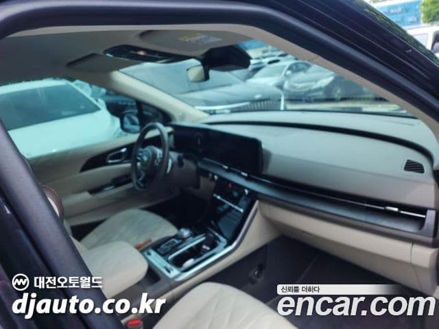 Kia Carnival 2021 — ფოტო 10/16