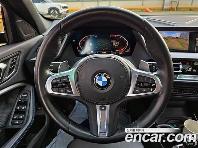 BMW 1 Series 2023 — Şəkil 8/20