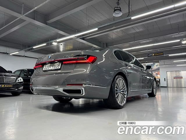 BMW 7 Series 2020 — ფოტო 5/20
