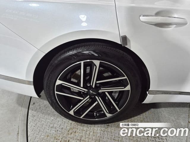 Genesis Electrified G80 2024 — ფოტო 16/19