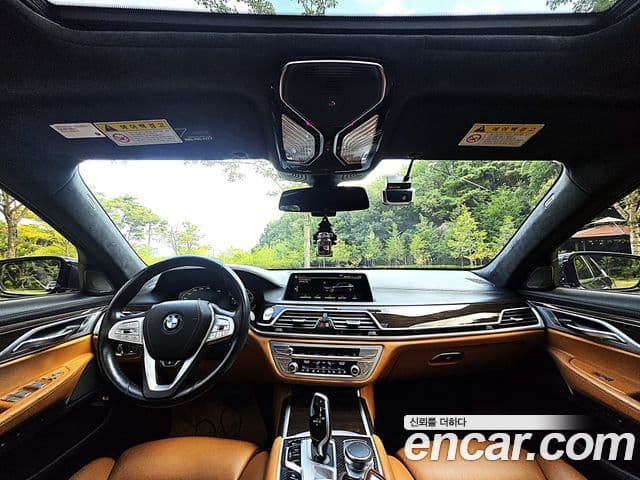BMW 7 Series 2019 — ფოტო 7/20