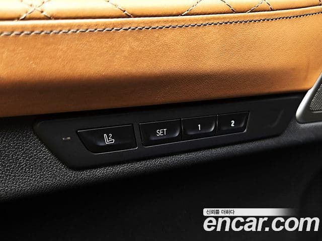 BMW 7 Series 2019 — ფოტო 18/20