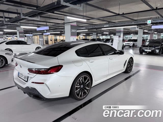 BMW 8 Series 2025 — фото 11 из 14