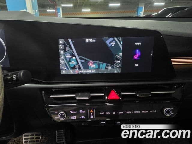 Kia Niro 2023 — ფოტო 14/17