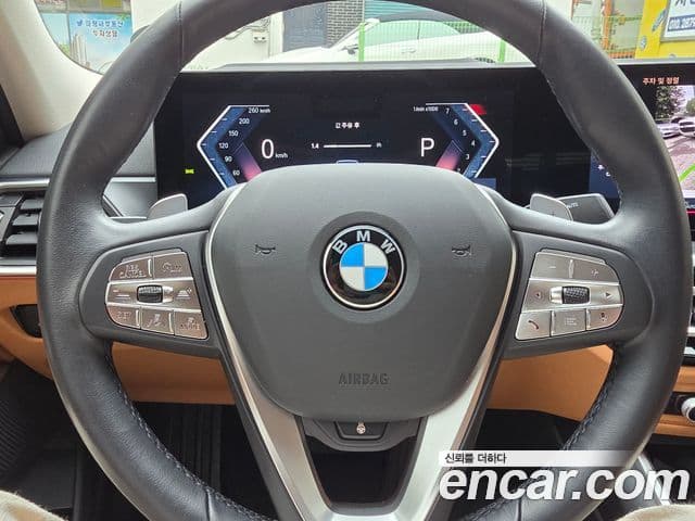 BMW 3 Series 2023 — фото 15 из 20