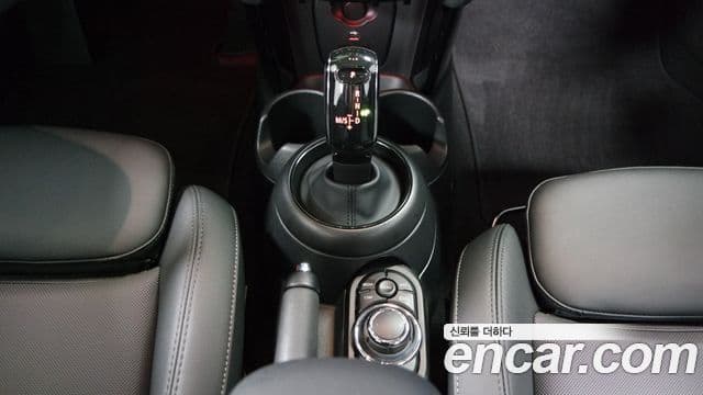 Mini Cooper 2023 — ფოტო 7/20