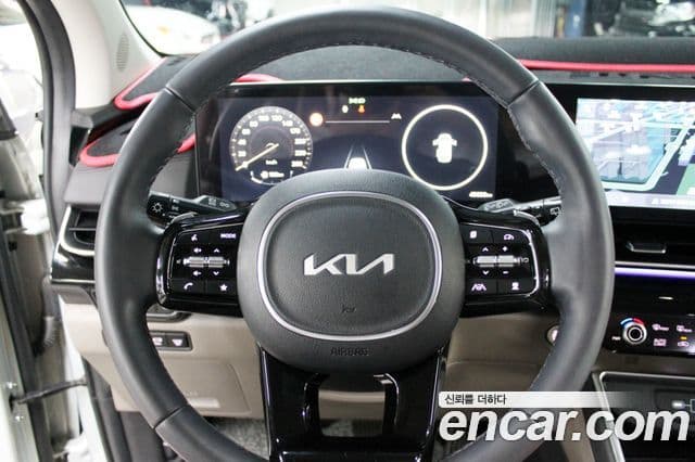 Kia Carnival 2024 — фото 11 из 20