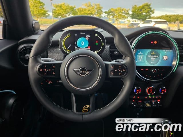Mini Cooper Electric 2023 — ფოტო 4/20