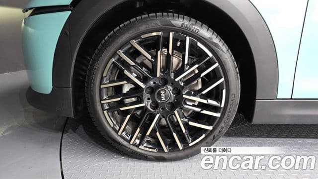 Mini Cooper S 2025 — фото 5 из 20