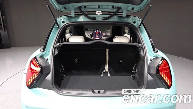 Mini Cooper S 2025 — фото 20 из 20