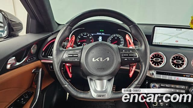 Kia Stinger 2023 — ფოტო 13/20