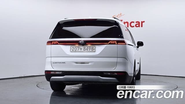 Kia Carnival 2020 — ფოტო 4/20