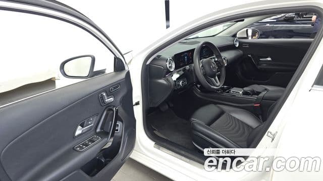 Mercedes-Benz A-Class 2020 — Фото 10/20